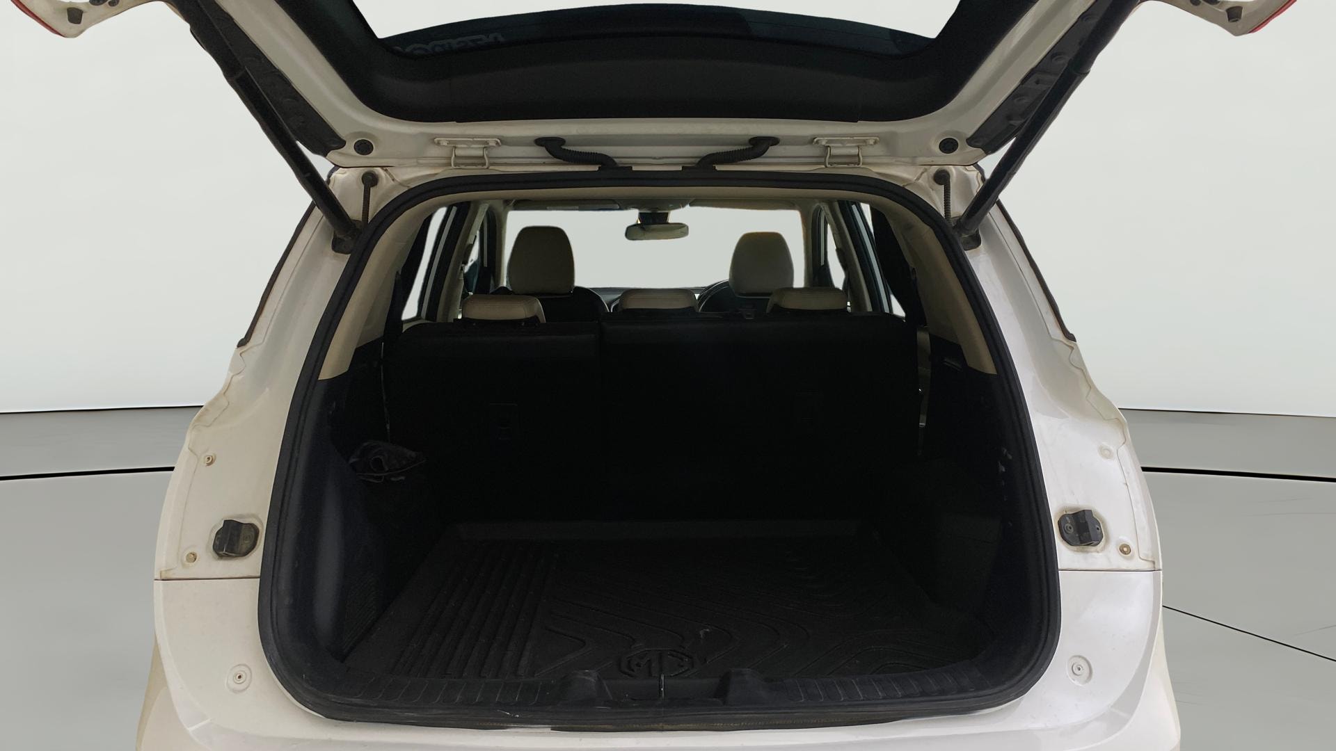 View 2023 MG Hector Sharp Diesel Dual Tone Image 42 Used 2023 MG Hector Sharp Diesel Dual Tone Image 42