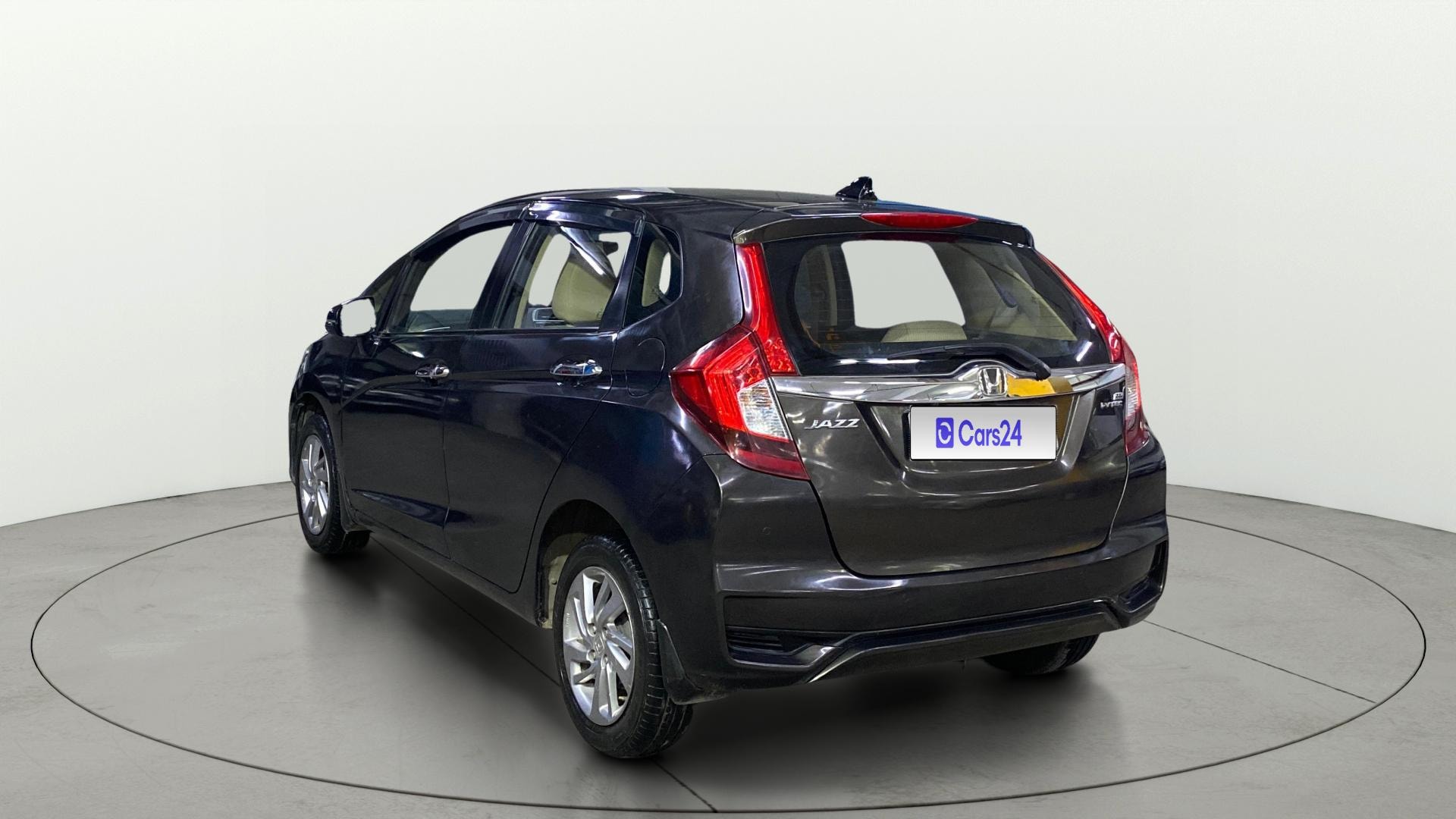 View 2022 Honda Jazz E MT Diesel Image 2 Used 2022 Honda Jazz E MT Diesel Image 2