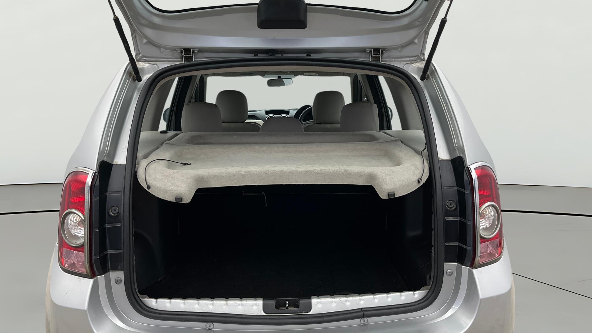 View 2014 Renault Duster Petrol RXL Image 36 Used 2014 Renault Duster Petrol RXL Image 36