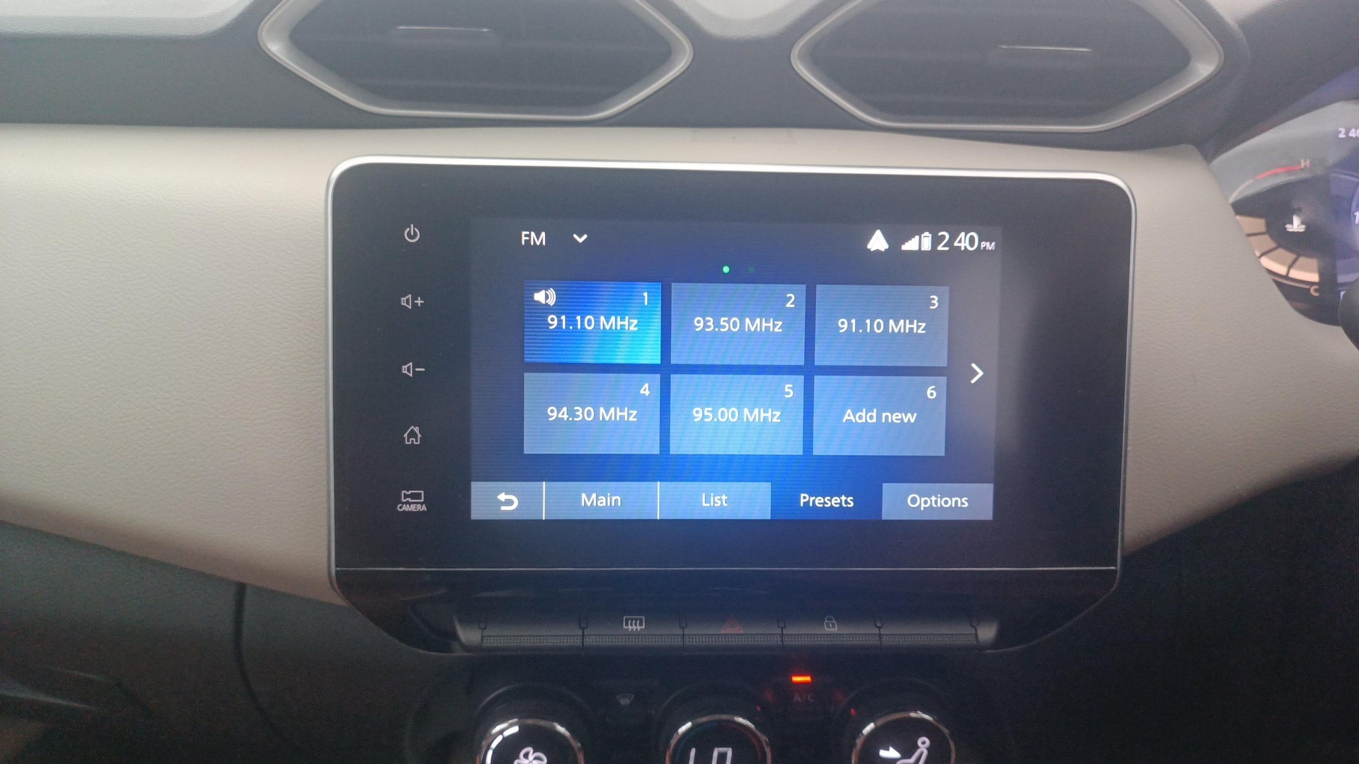 View 2022 Nissan Magnite XV Image 33 Used 2022 Nissan Magnite XV Image 33