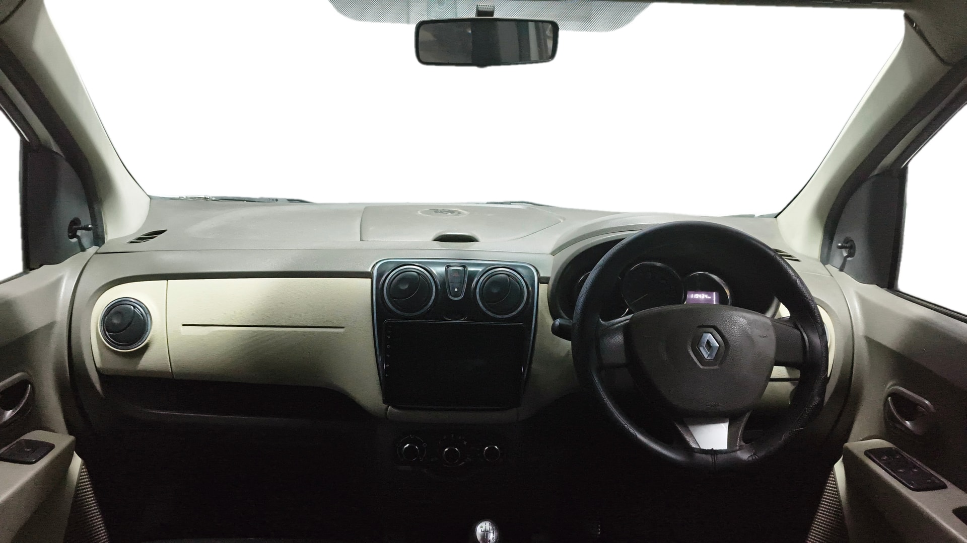 View 2015 Renault Lodgy 110 PS RxL (8 Seater) Image 16 Used 2015 Renault Lodgy 110 PS RxL (8 Seater) Image 16