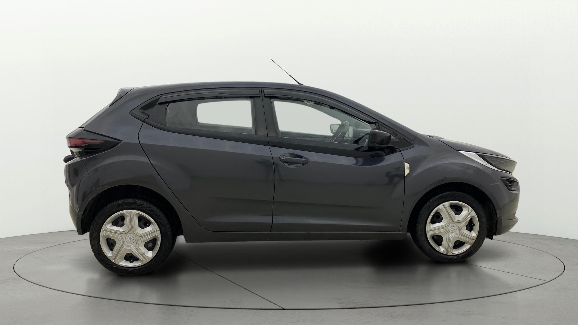 View 2021 Tata Altroz XM Plus Petrol Image 26 Used 2021 Tata Altroz XM Plus Petrol Image 26