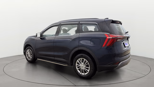 View Mahindra XUV700 Image 2 Used Mahindra XUV700 Image 2