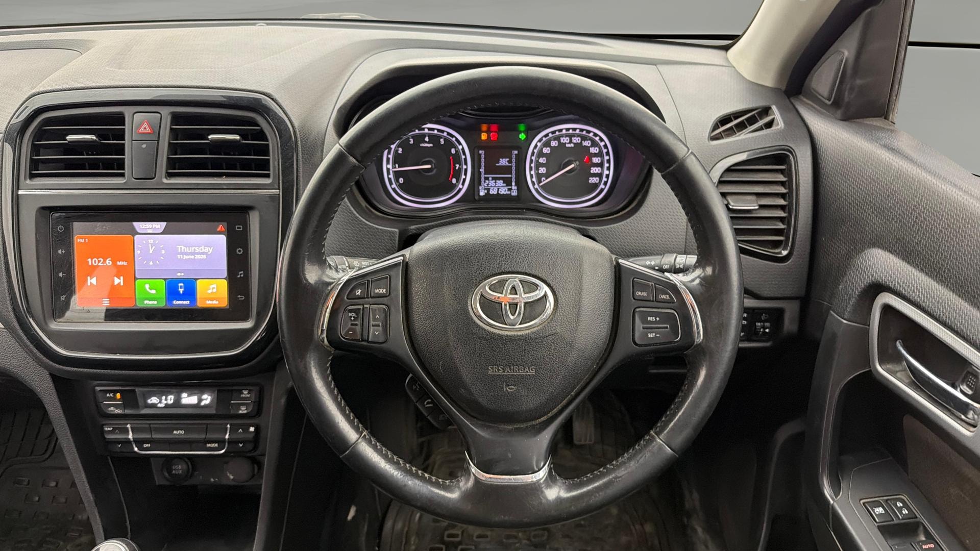 View 2021 Toyota Urban Cruiser Premium MT Image 13 Used 2021 Toyota Urban Cruiser Premium MT Image 13