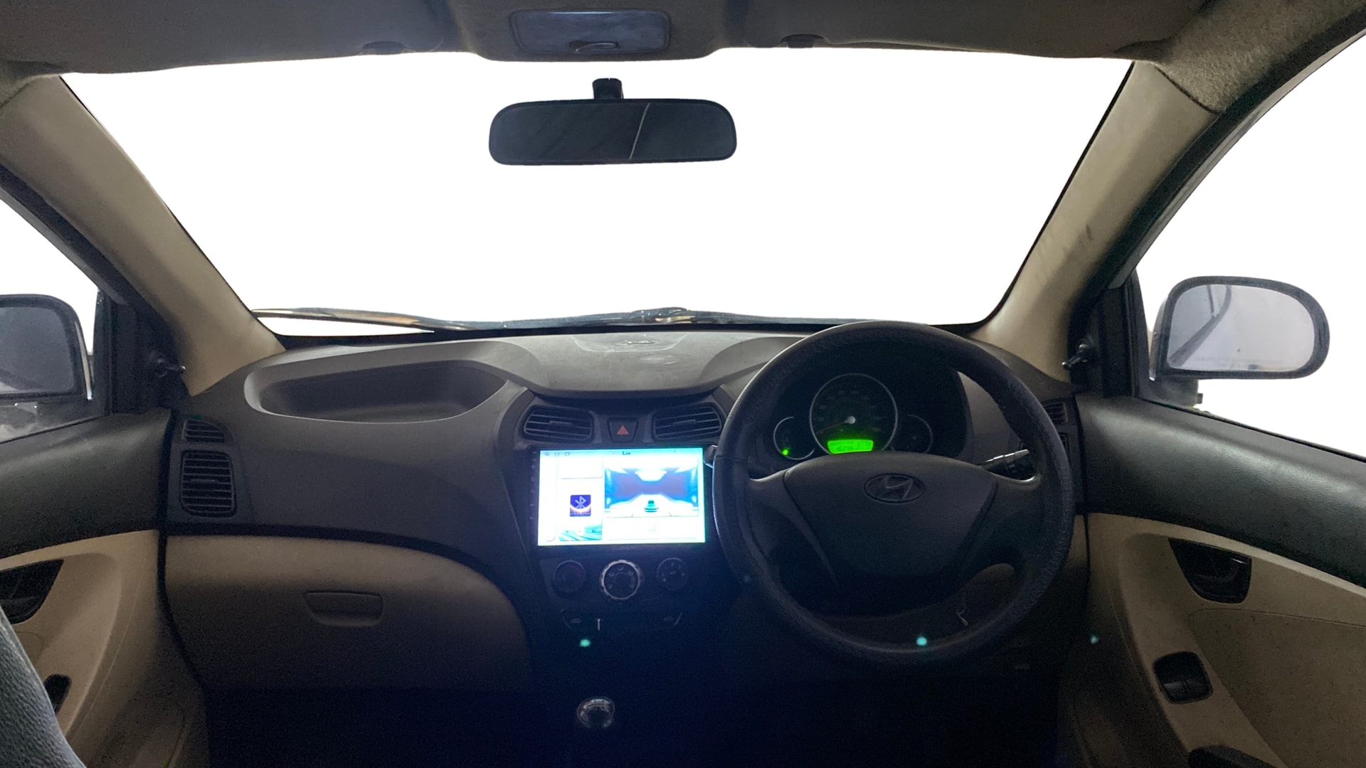 View 2014 Hyundai EON Magna Plus Image 15 Used 2014 Hyundai EON Magna Plus Image 15