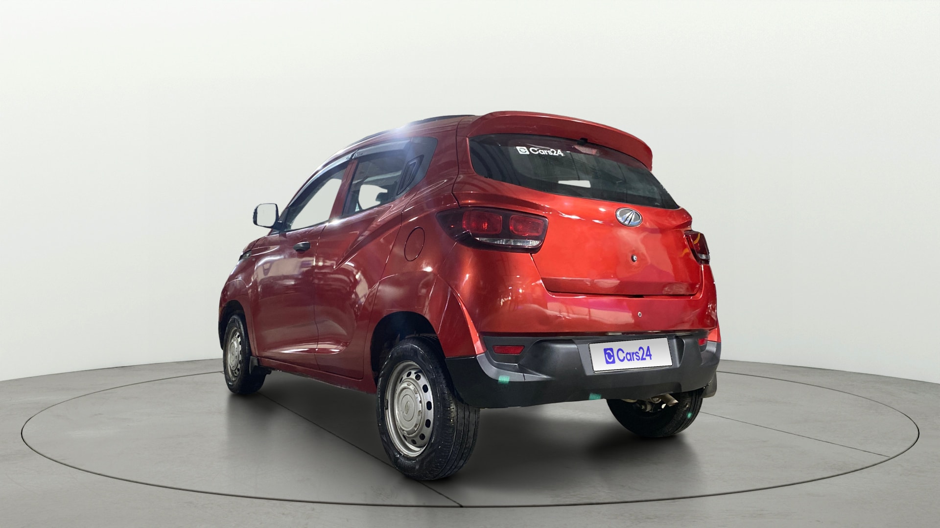 View 2016 Mahindra KUV100 K8 Diesel 6 Seater BS IV Image 2 Used 2016 Mahindra KUV100 K8 Diesel 6 Seater BS IV Image 2