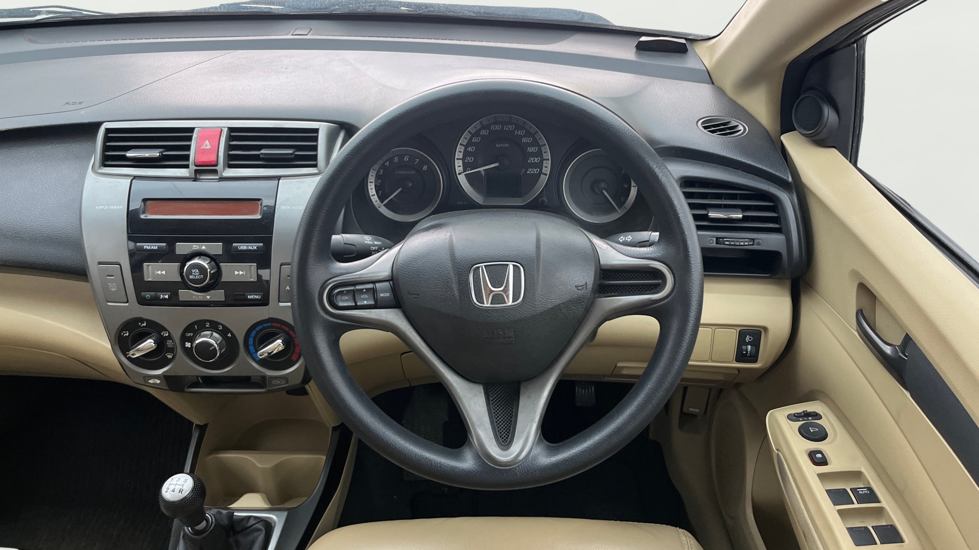 View 2013 Honda City ZX MT Diesel Anniversary Edition Image 12 Used 2013 Honda City ZX MT Diesel Anniversary Edition Image 12