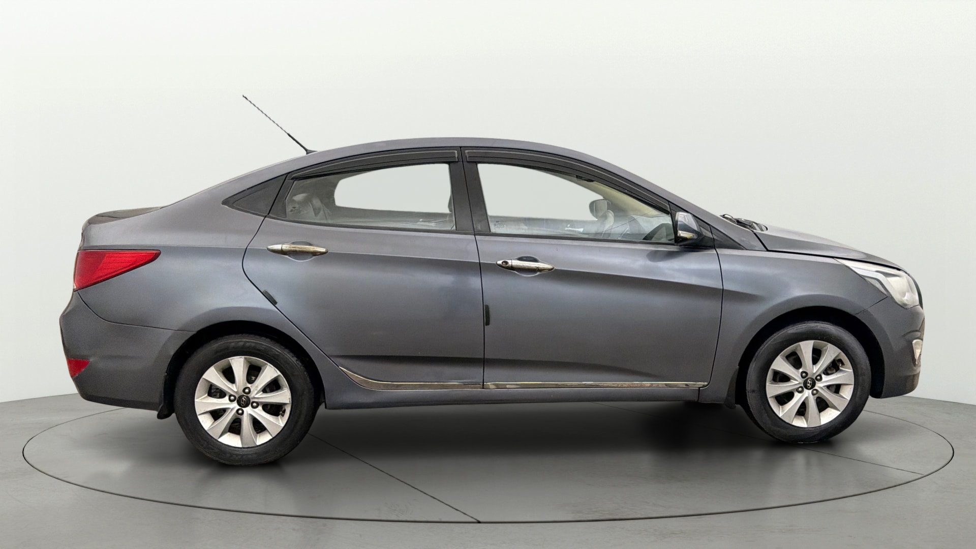 View 2015 Hyundai Fluidic Verna 1.6 VTVT S Image 8 Used 2015 Hyundai Fluidic Verna 1.6 VTVT S Image 8