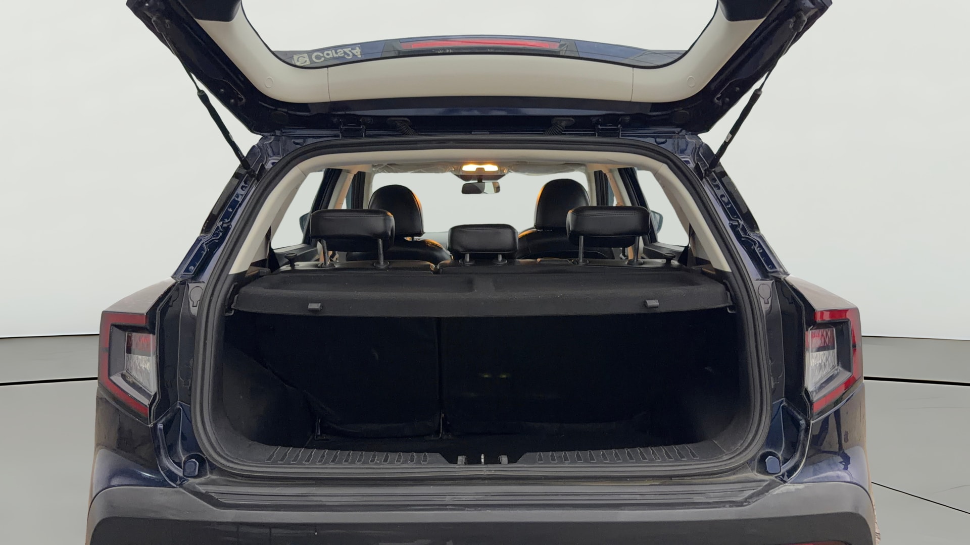 View 2025 Mahindra XUV 3XO AX5 1.2 L TCMPFi Image 40 Used 2025 Mahindra XUV 3XO AX5 1.2 L TCMPFi Image 40
