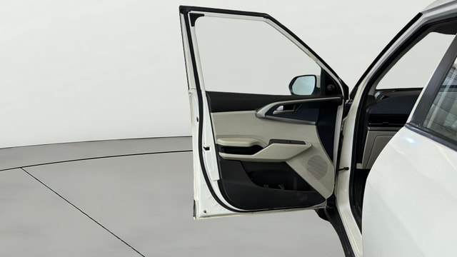 View Kia Carens Image 32 Used Kia Carens Image 32