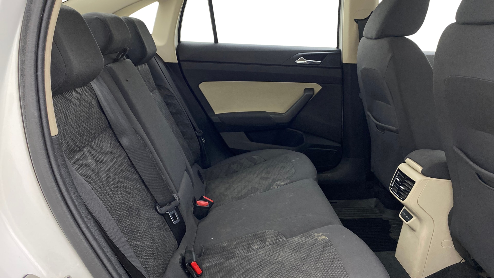 View 2023 Skoda Slavia Ambition 1.0 TSI MT Image 30 Used 2023 Skoda Slavia Ambition 1.0 TSI MT Image 30