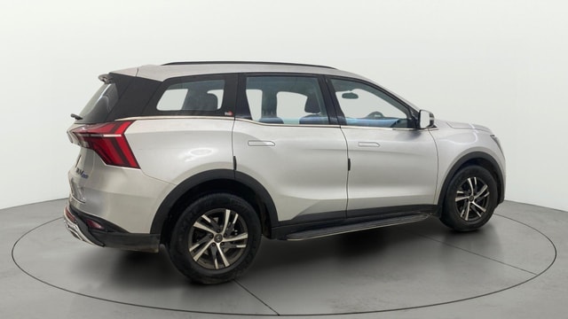 View Mahindra XUV700 Image 44 Used Mahindra XUV700 Image 44