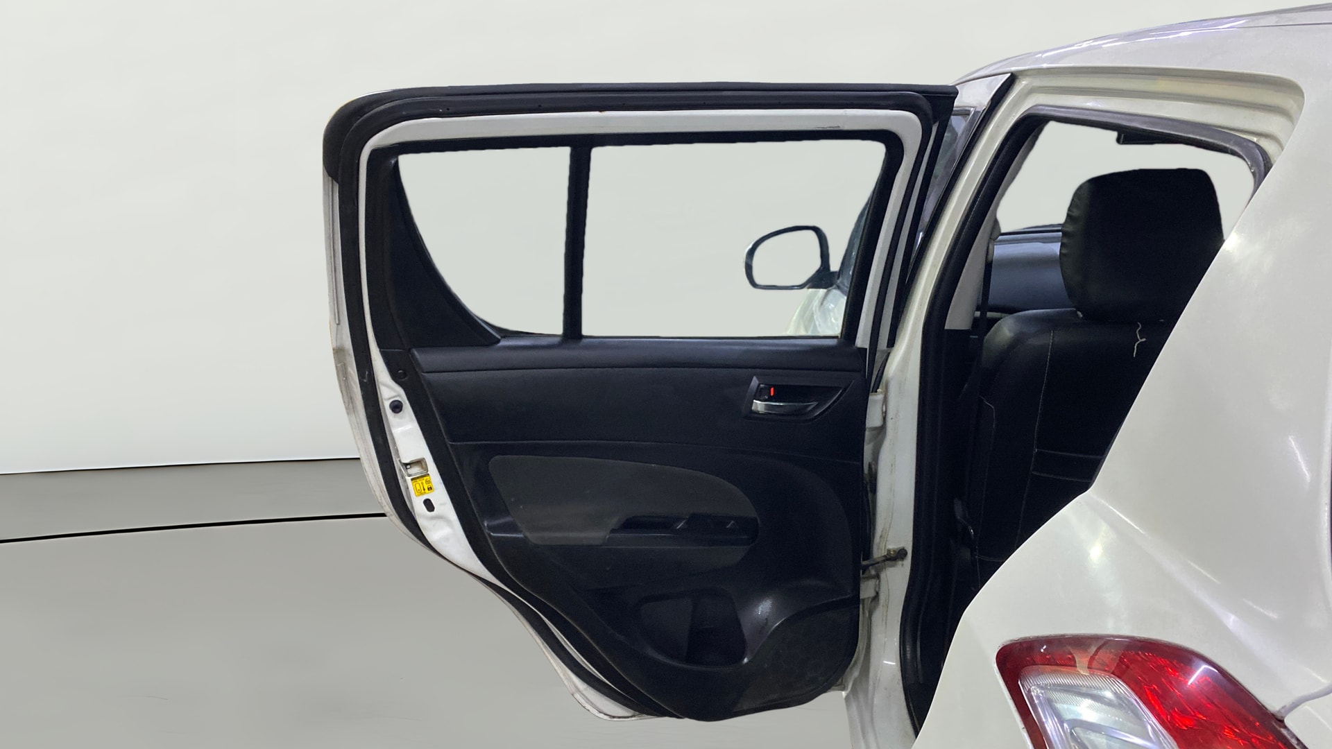View 2015 Maruti Suzuki 1000 Base Variant Image 16 Used 2015 Maruti Suzuki 1000 Base Variant Image 16