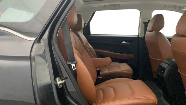 View MG Hector Plus Image 38 Used MG Hector Plus Image 38