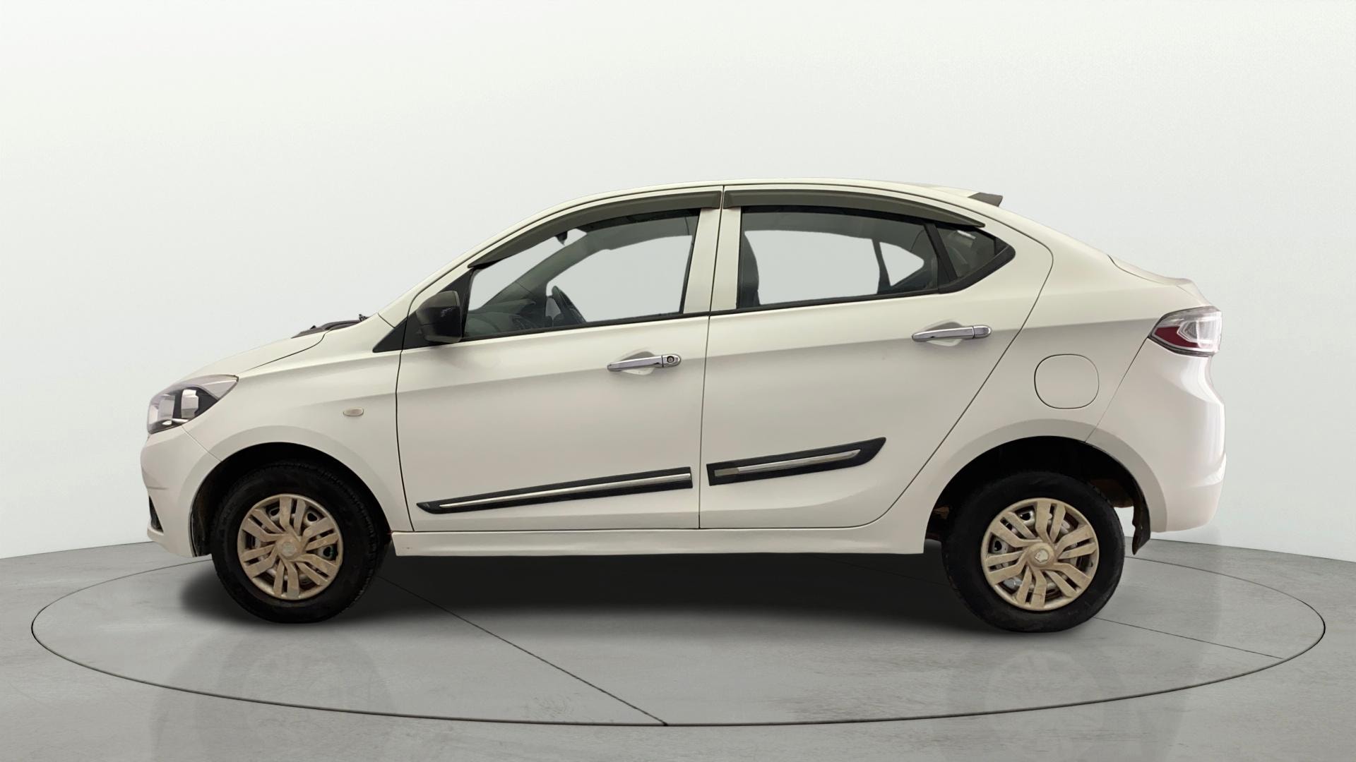 View 2019 Tata Tigor XE Diesel Image 5 Used 2019 Tata Tigor XE Diesel Image 5
