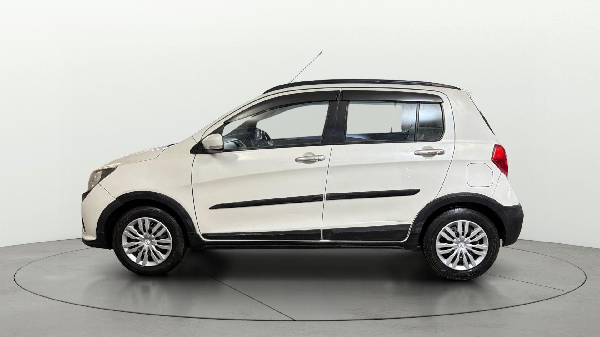 View 2018 Maruti Suzuki 1000 Base Variant Image 5 Used 2018 Maruti Suzuki 1000 Base Variant Image 5