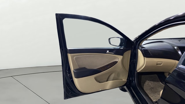 View Hyundai Fluidic Verna Image 31 Used Hyundai Fluidic Verna Image 31