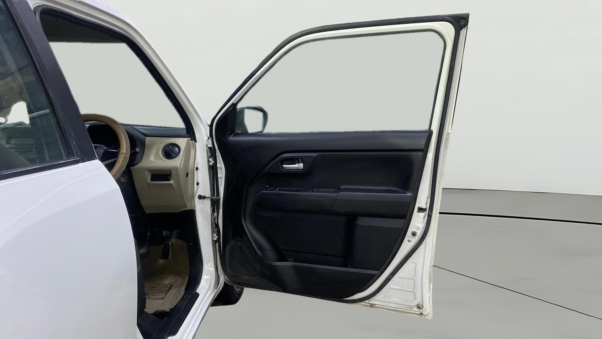 View 2022 Maruti Suzuki 1000 Base Variant Image 43 Used 2022 Maruti Suzuki 1000 Base Variant Image 43