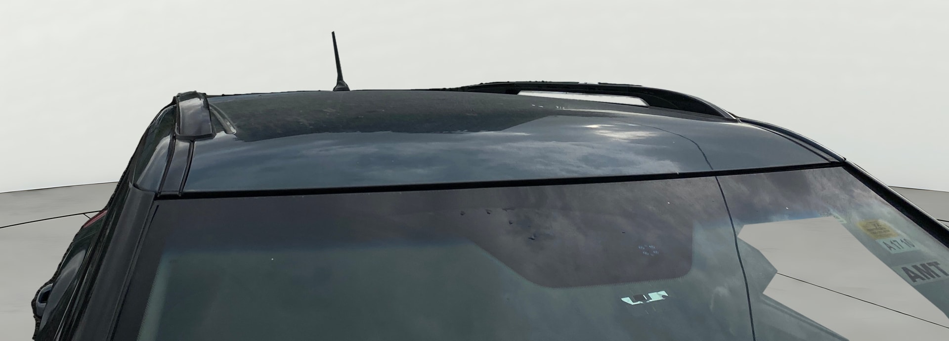 View 2019 Mahindra XUV300 W4 Petrol BS IV Image 6 Used 2019 Mahindra XUV300 W4 Petrol BS IV Image 6