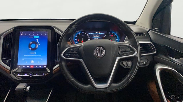 View MG Hector Plus Image 14 Used MG Hector Plus Image 14