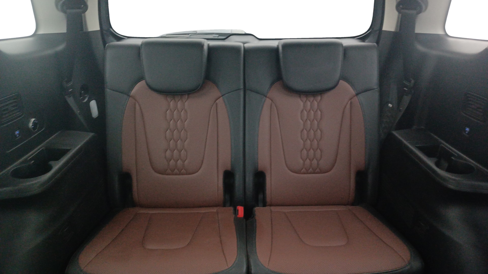 View 2022 Hyundai Alcazar Prestige 6 Seater MT Petrol Image 10 Used 2022 Hyundai Alcazar Prestige 6 Seater MT Petrol Image 10