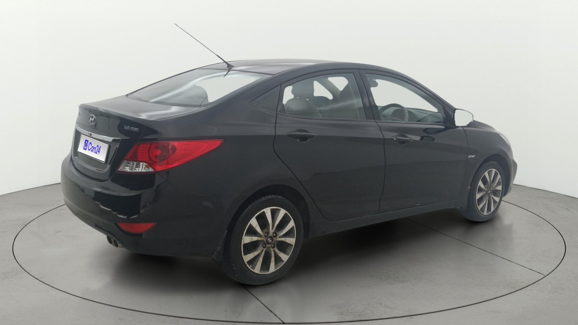 View 2014 Hyundai Fluidic Verna 1.6 VTVT SX Image 43 Used 2014 Hyundai Fluidic Verna 1.6 VTVT SX Image 43