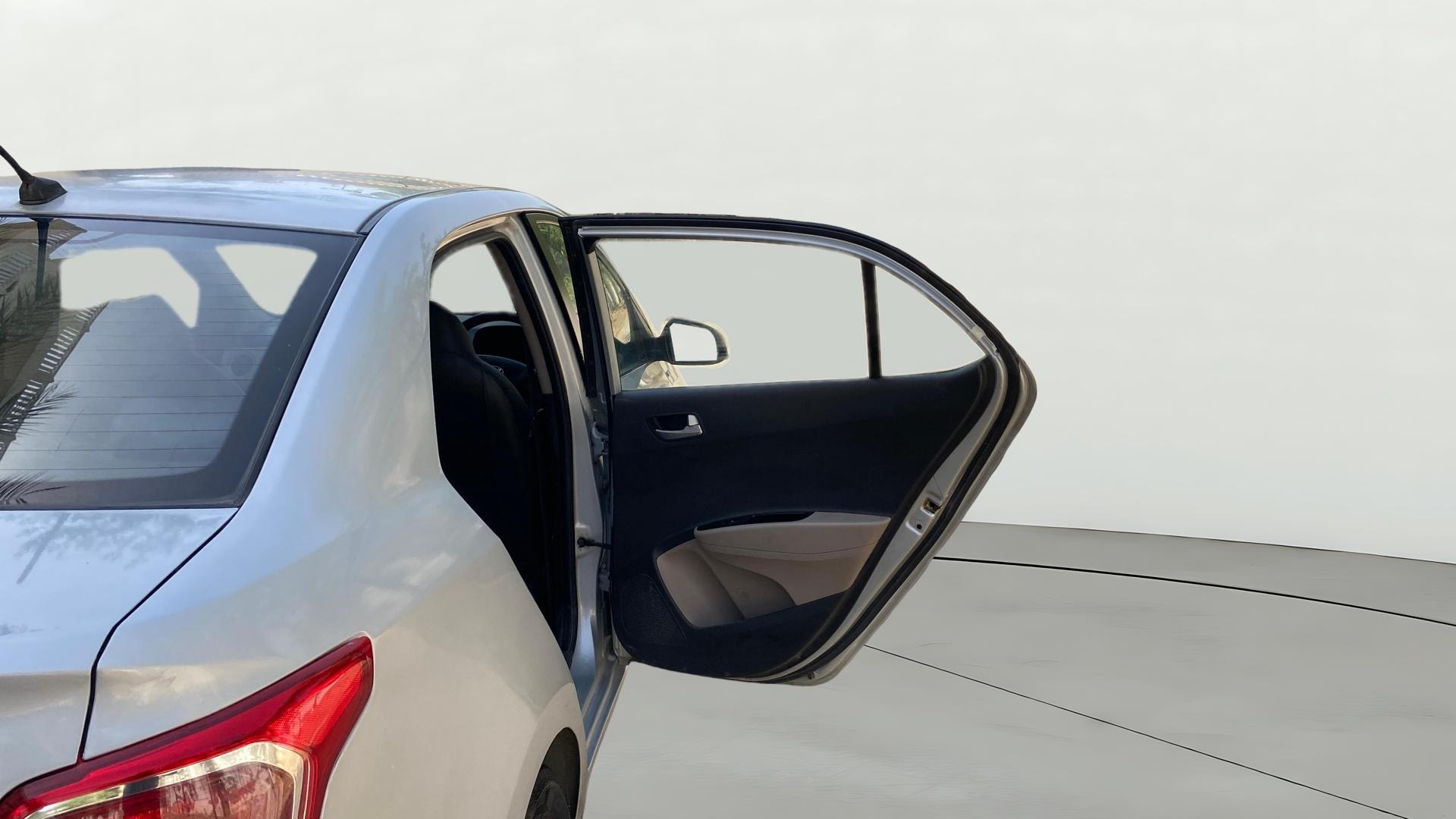 View 2015 Hyundai Xcent S Petrol Image 7 Used 2015 Hyundai Xcent S Petrol Image 7