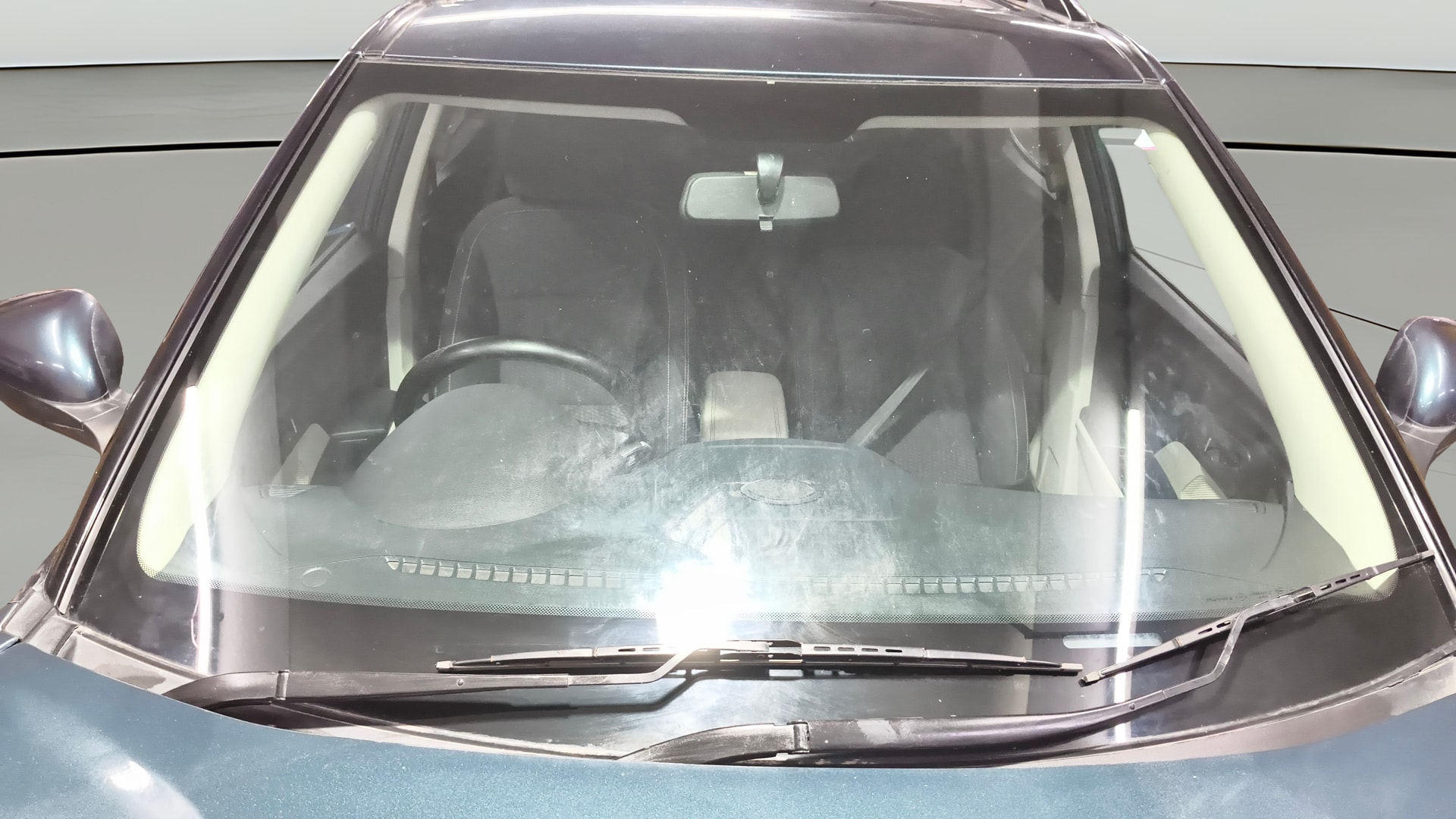 View 2023 Mahindra XUV300 W4 Petrol BS IV Image 29 Used 2023 Mahindra XUV300 W4 Petrol BS IV Image 29