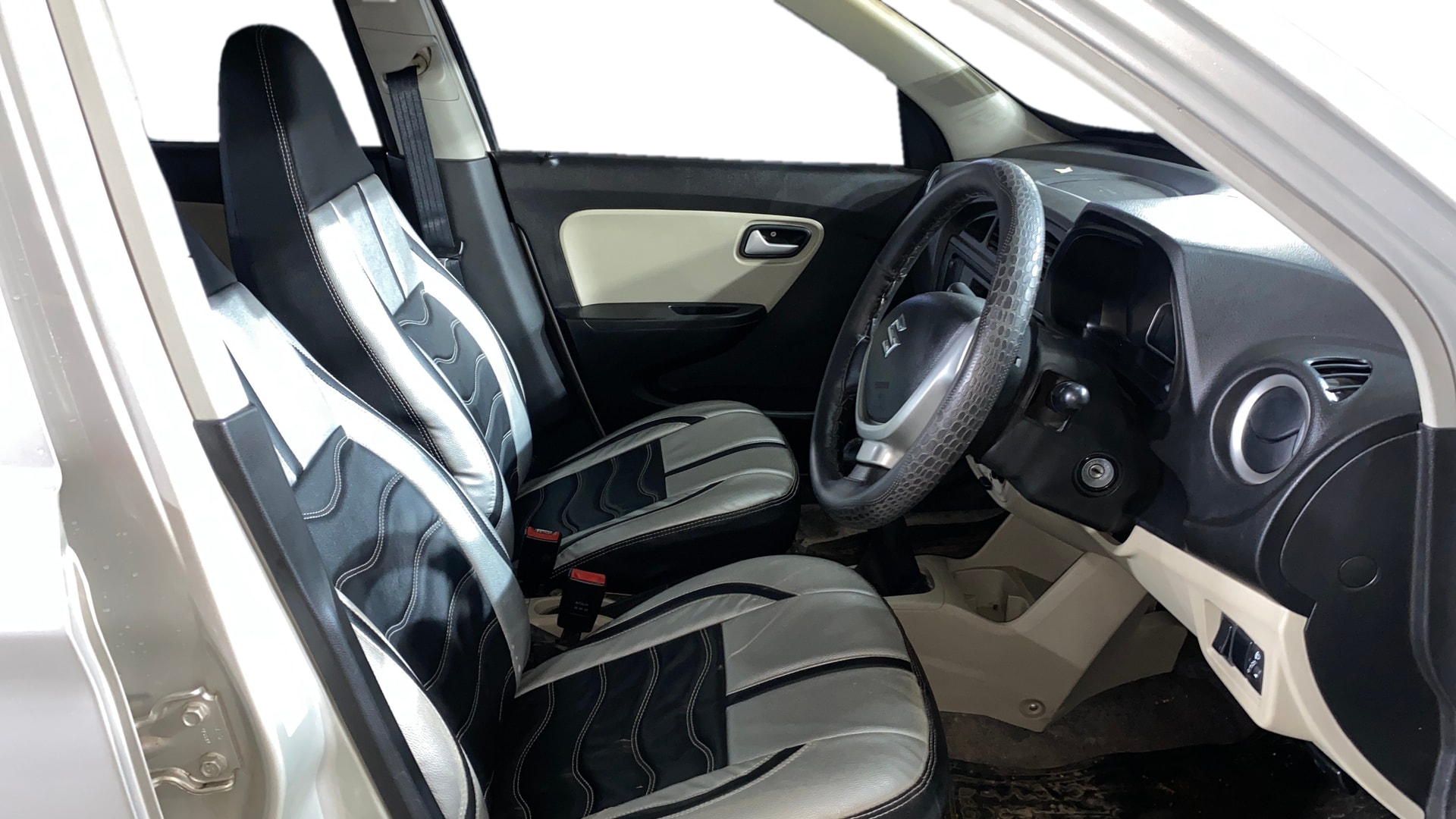 View 2022 Maruti Suzuki 1000 Base Variant Image 25 Used 2022 Maruti Suzuki 1000 Base Variant Image 25