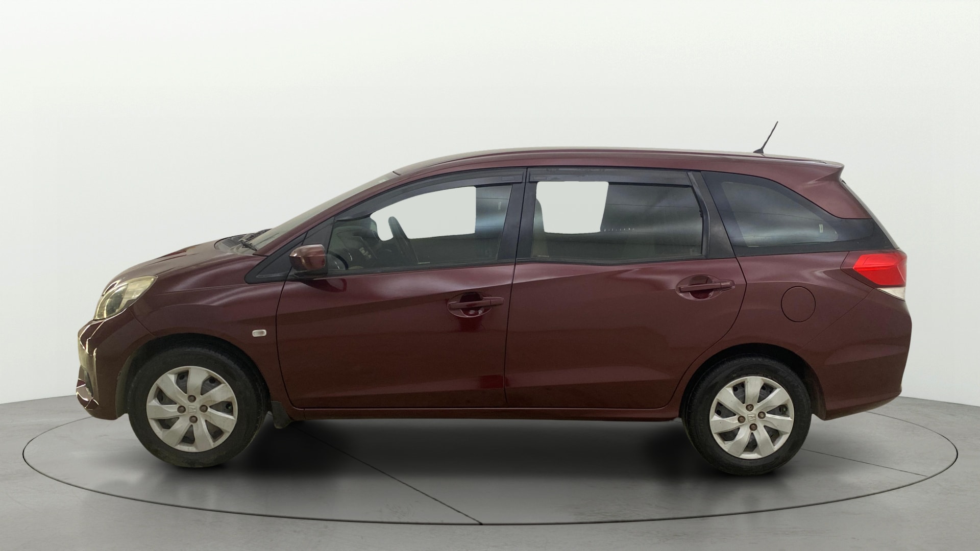 View 2014 Honda Mobilio E Diesel Image 5 Used 2014 Honda Mobilio E Diesel Image 5
