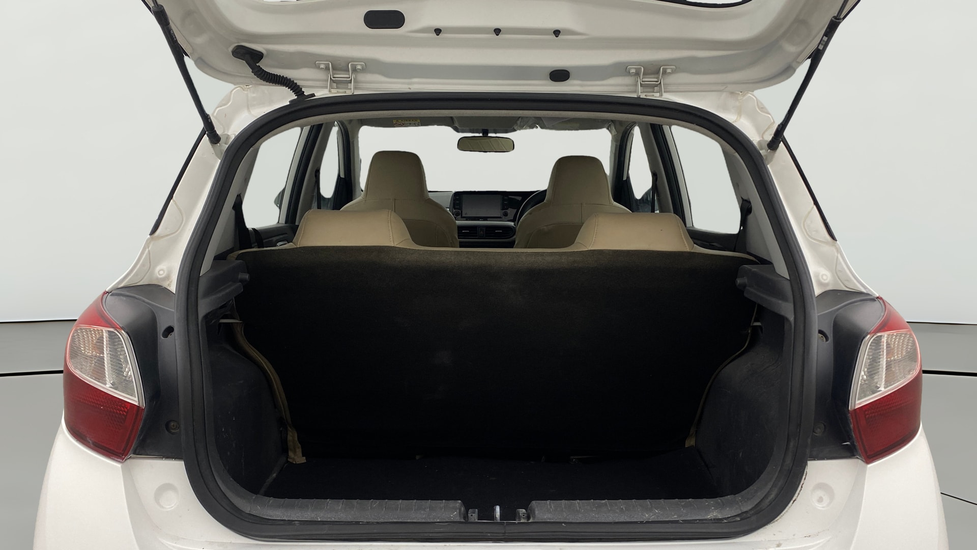 View 2020 Hyundai Grand i10 Nios Sportz Petrol AMT Image 37 Used 2020 Hyundai Grand i10 Nios Sportz Petrol AMT Image 37