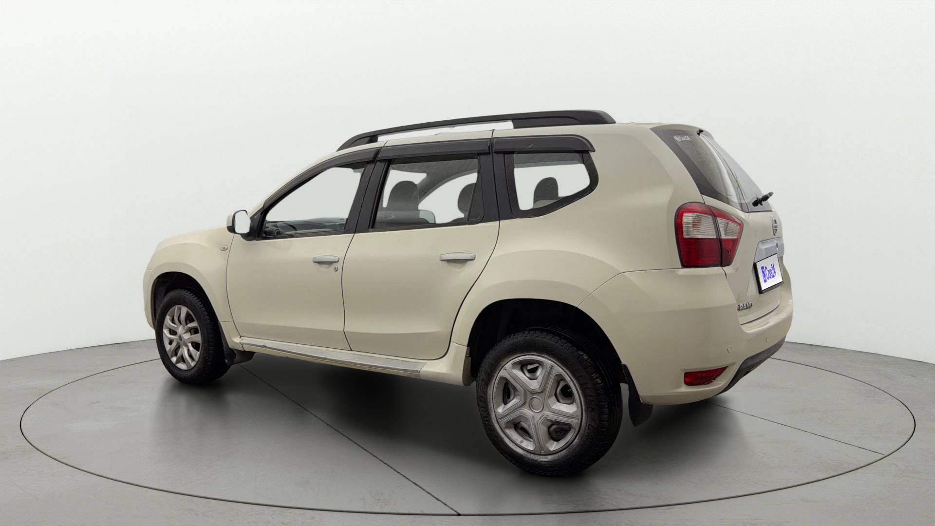 View 2014 Nissan Terrano XL P Image 2 Used 2014 Nissan Terrano XL P Image 2