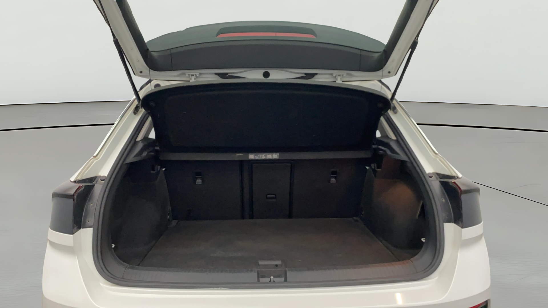 View 2020 Volkswagen T-Roc 1.5 TSI Image 39 Used 2020 Volkswagen T-Roc 1.5 TSI Image 39