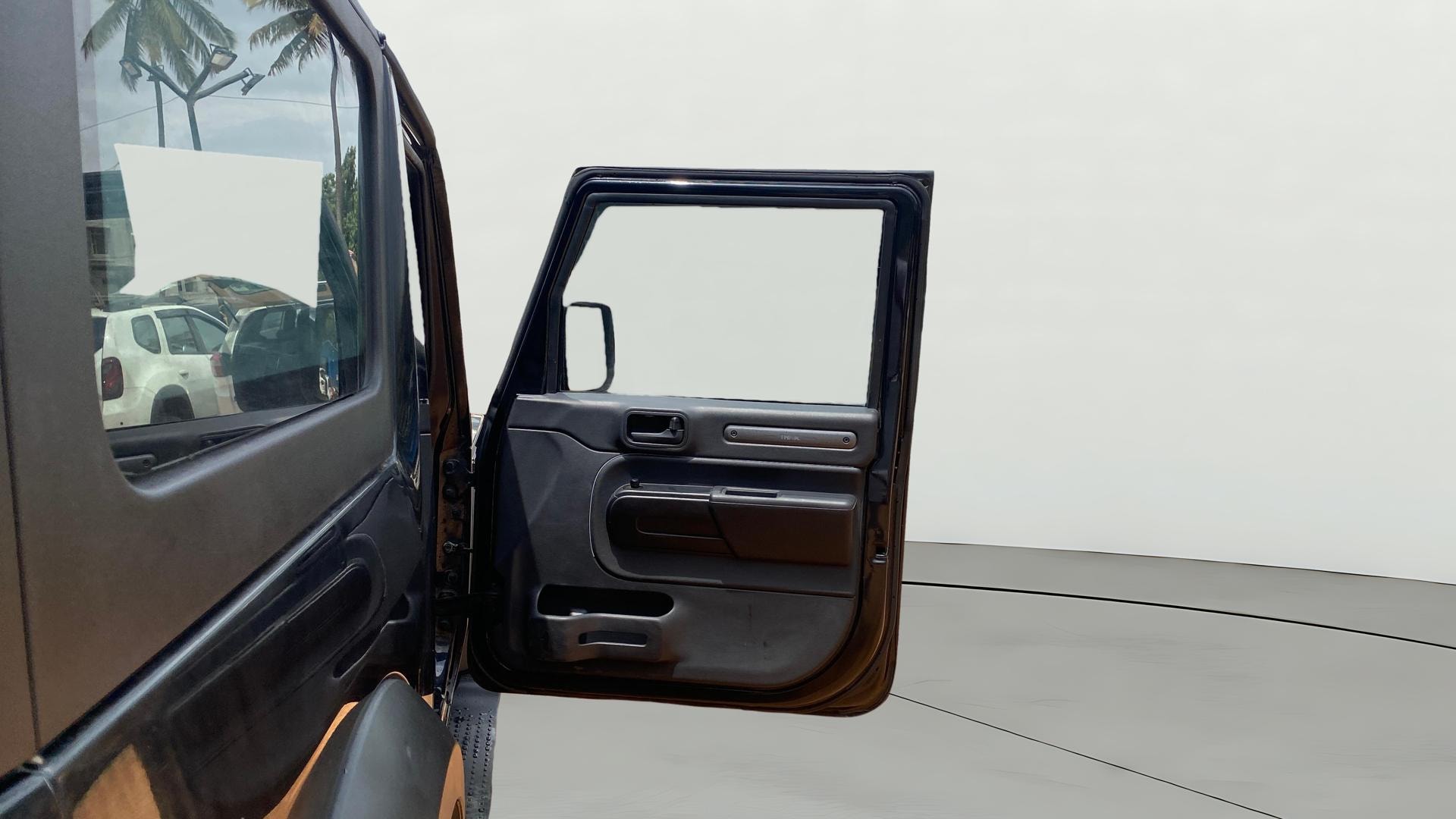 View 2023 Mahindra Thar AX Standard Manual Soft Top 6 Seater Image 42 Used 2023 Mahindra Thar AX Standard Manual Soft Top 6 Seater Image 42