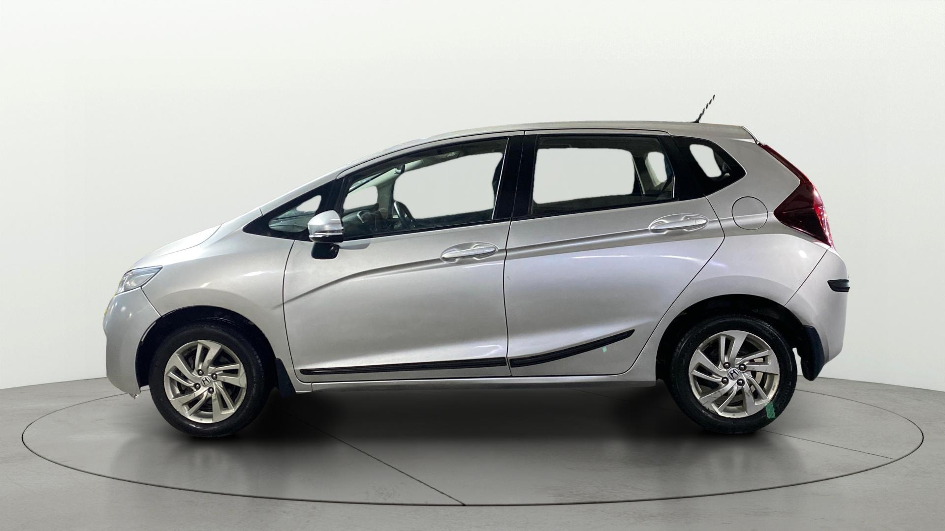 View 2018 Honda Jazz E MT Diesel Image 5 Used 2018 Honda Jazz E MT Diesel Image 5