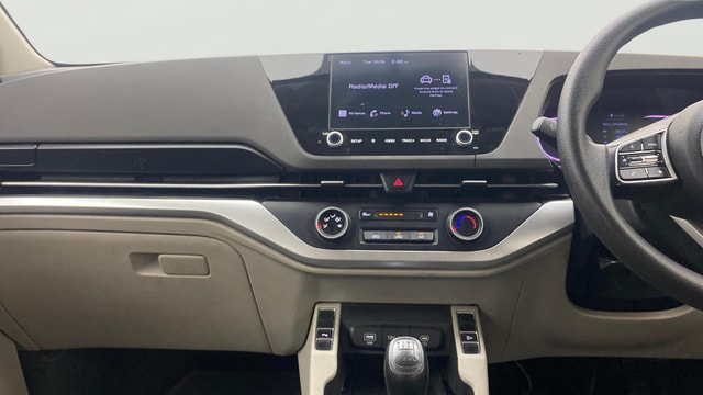 View Kia Carens Image 18 Used Kia Carens Image 18