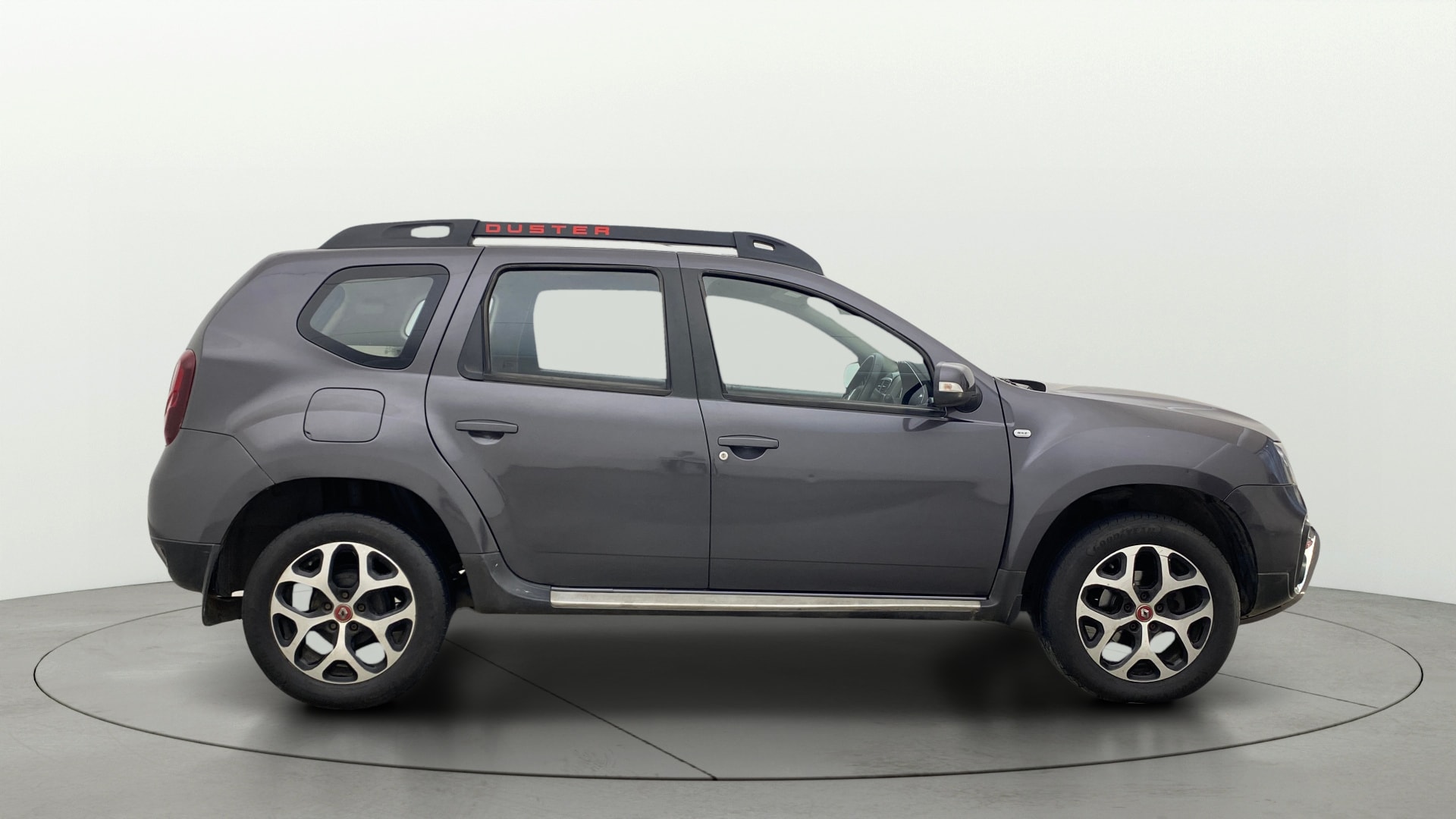 View 2021 Renault Duster 1.3L Turbo Petrol RXZ Image 8 Used 2021 Renault Duster 1.3L Turbo Petrol RXZ Image 8