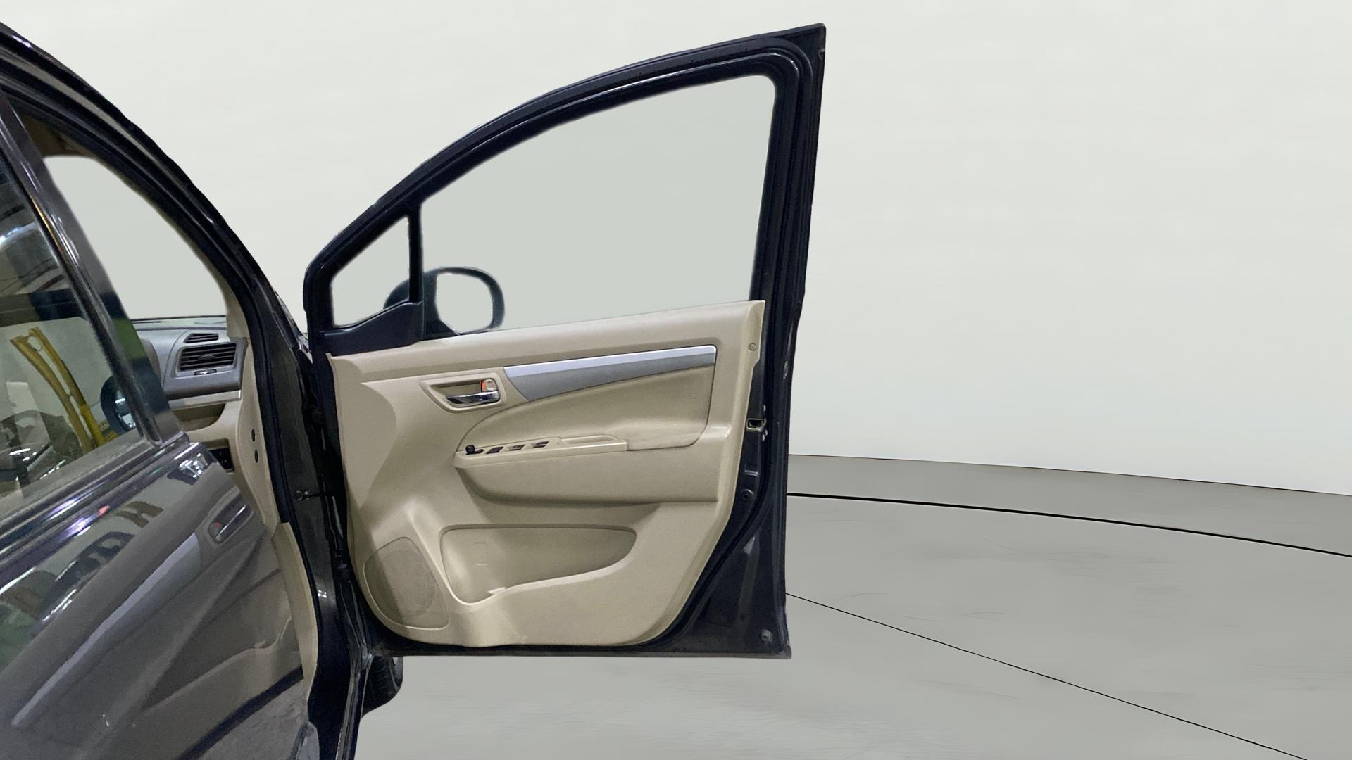 View 2015 Maruti Suzuki 1000 Base Variant Image 44 Used 2015 Maruti Suzuki 1000 Base Variant Image 44