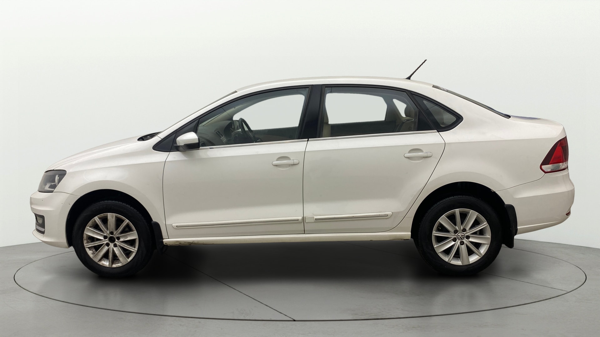 View 2016 Volkswagen Vento 1.2 L TSI Comfortline Petrol AT Image 6 Used 2016 Volkswagen Vento 1.2 L TSI Comfortline Petrol AT Image 6