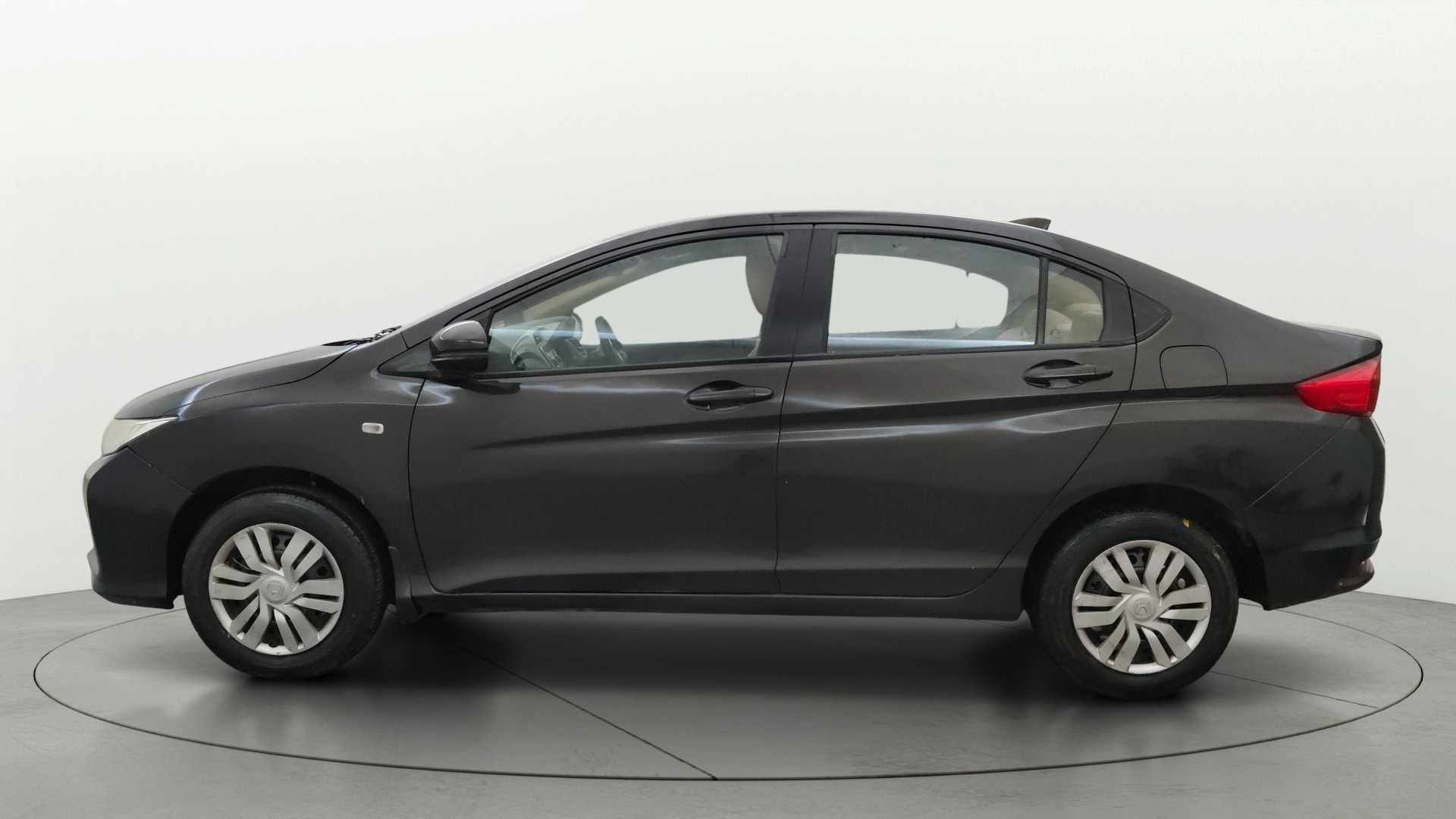 View 2016 Honda City ZX MT Diesel Anniversary Edition Image 5 Used 2016 Honda City ZX MT Diesel Anniversary Edition Image 5