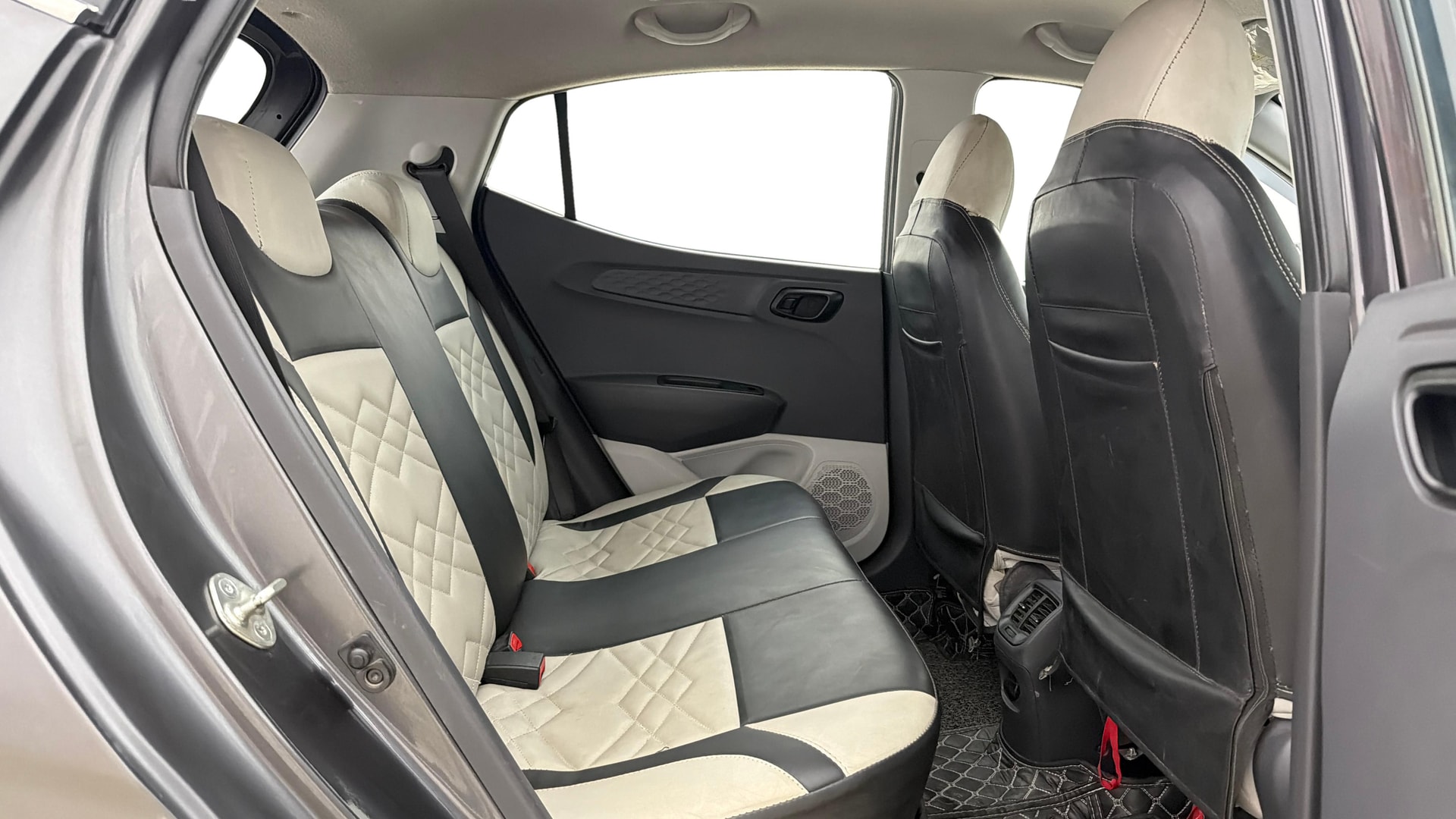 View 2023 Hyundai Grand i10 Nios Magna Petrol Image 28 Used 2023 Hyundai Grand i10 Nios Magna Petrol Image 28