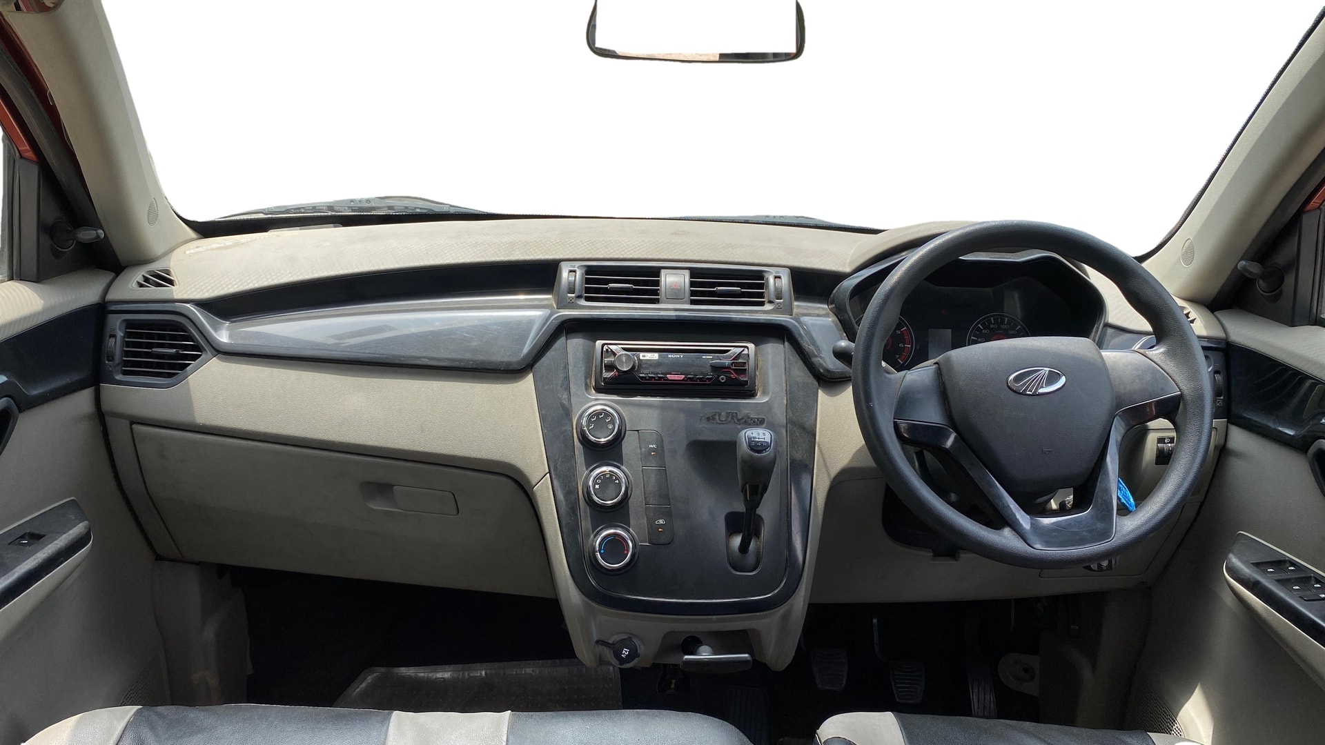 View 2017 Mahindra KUV100 K4 Plus Petrol 6 Seater BS IV Image 15 Used 2017 Mahindra KUV100 K4 Plus Petrol 6 Seater BS IV Image 15