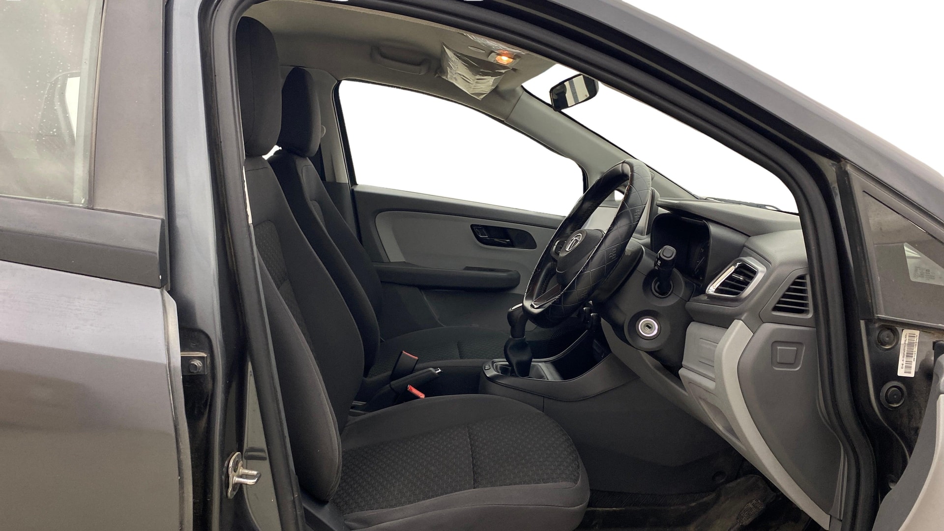View 2021 Tata Altroz XM Plus Petrol Image 17 Used 2021 Tata Altroz XM Plus Petrol Image 17