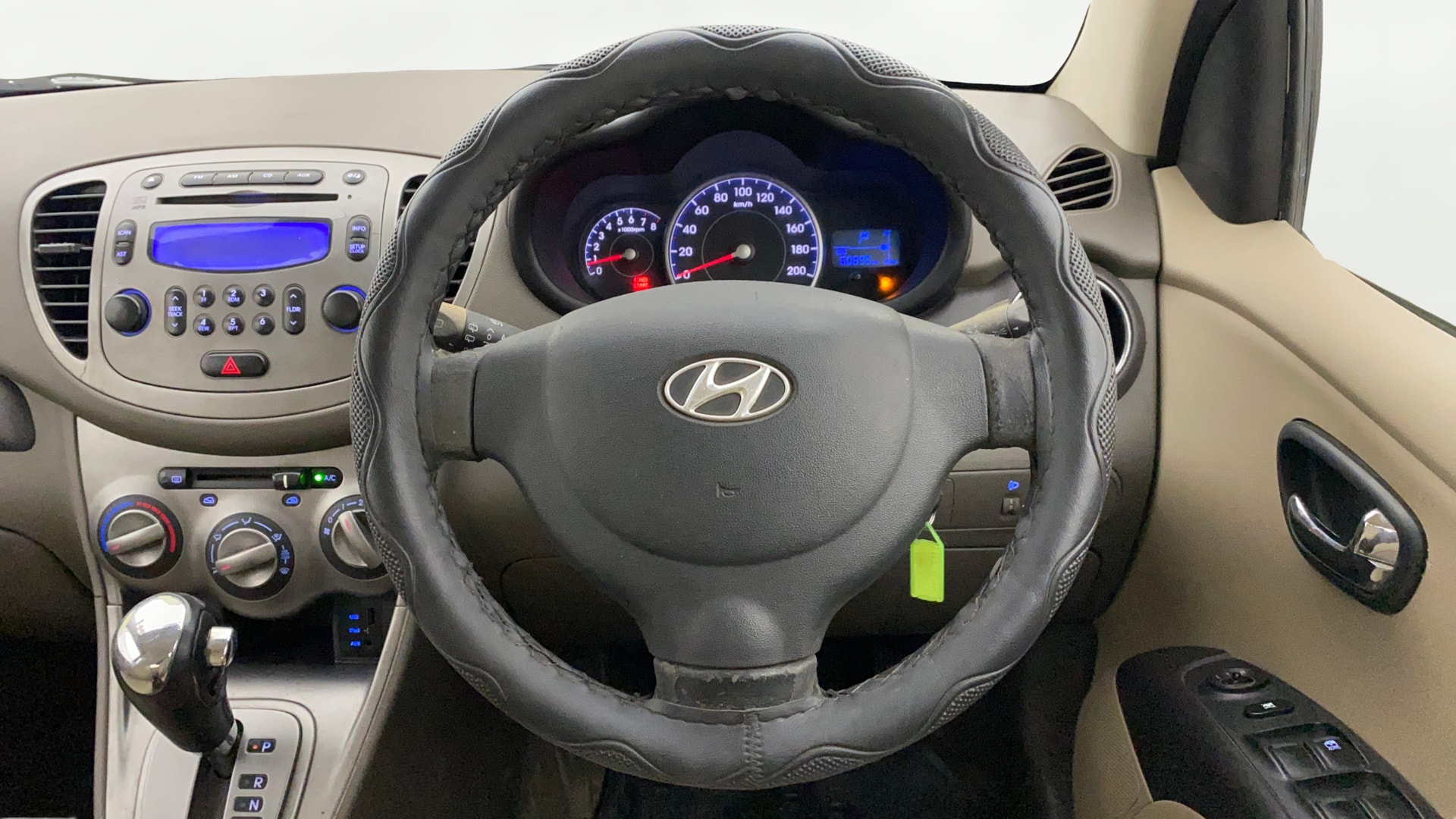 View 2013 Hyundai i10 1.2 Sportz AT Image 12 Used 2013 Hyundai i10 1.2 Sportz AT Image 12