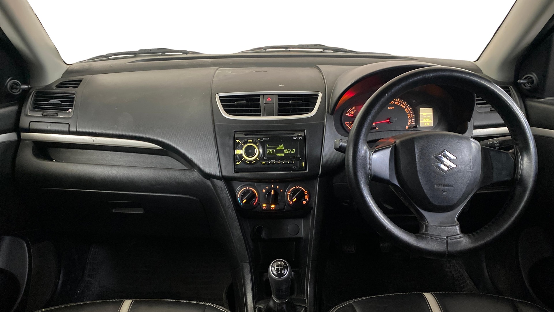 View 2017 Maruti Suzuki 1000 Base Variant Image 15 Used 2017 Maruti Suzuki 1000 Base Variant Image 15