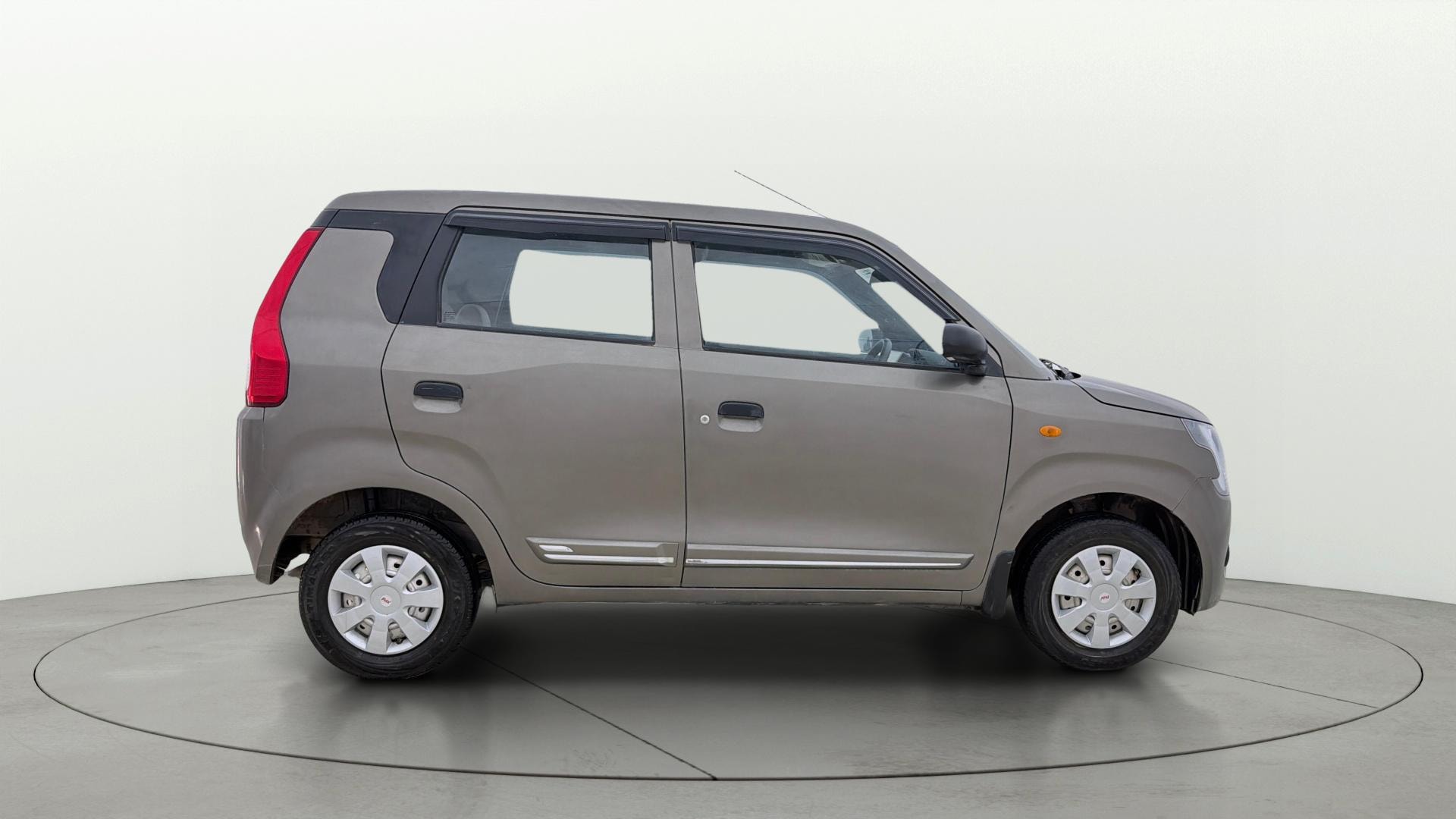 View 2020 Maruti Suzuki 1000 Base Variant Image 8 Used 2020 Maruti Suzuki 1000 Base Variant Image 8