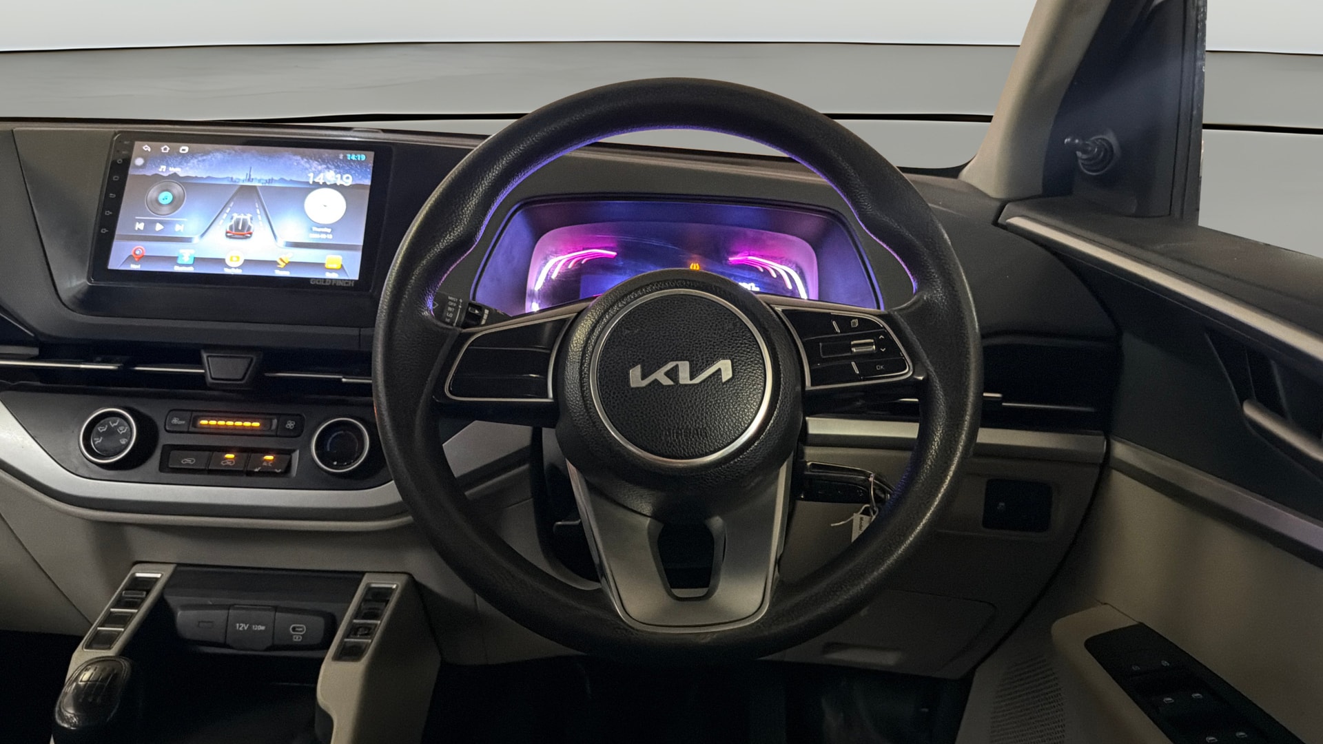 Used 2022 Kia Carens Used 2022 Kia Carens