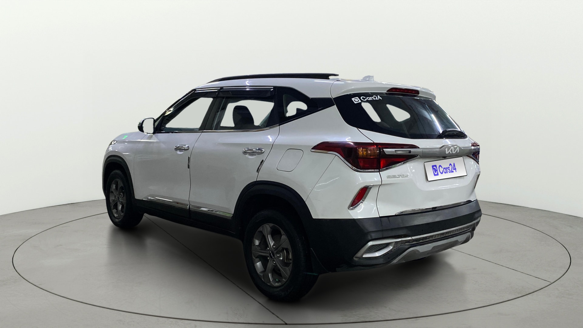 View 2022 Kia Seltos HTK Plus Diesel Image 2 Used 2022 Kia Seltos HTK Plus Diesel Image 2