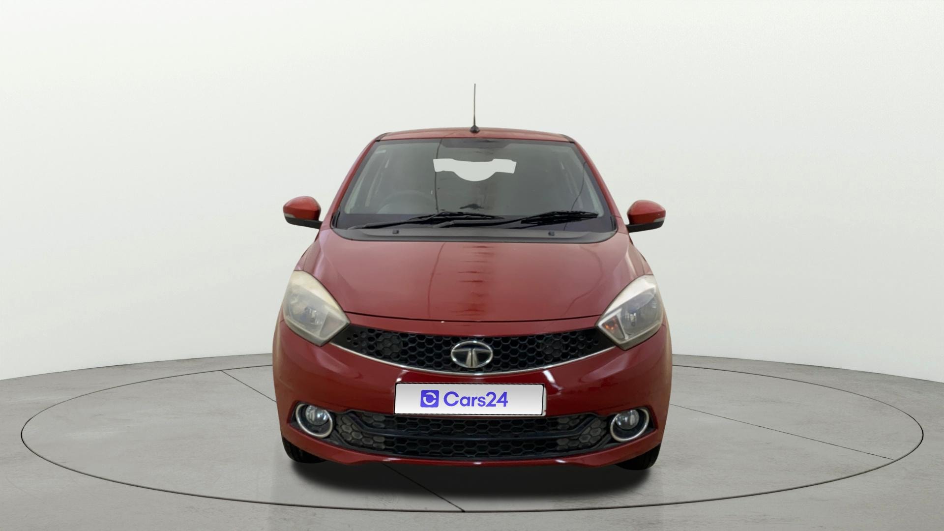 View 2017 Tata Tiago Revotorq XB Image 1 Used 2017 Tata Tiago Revotorq XB Image 1