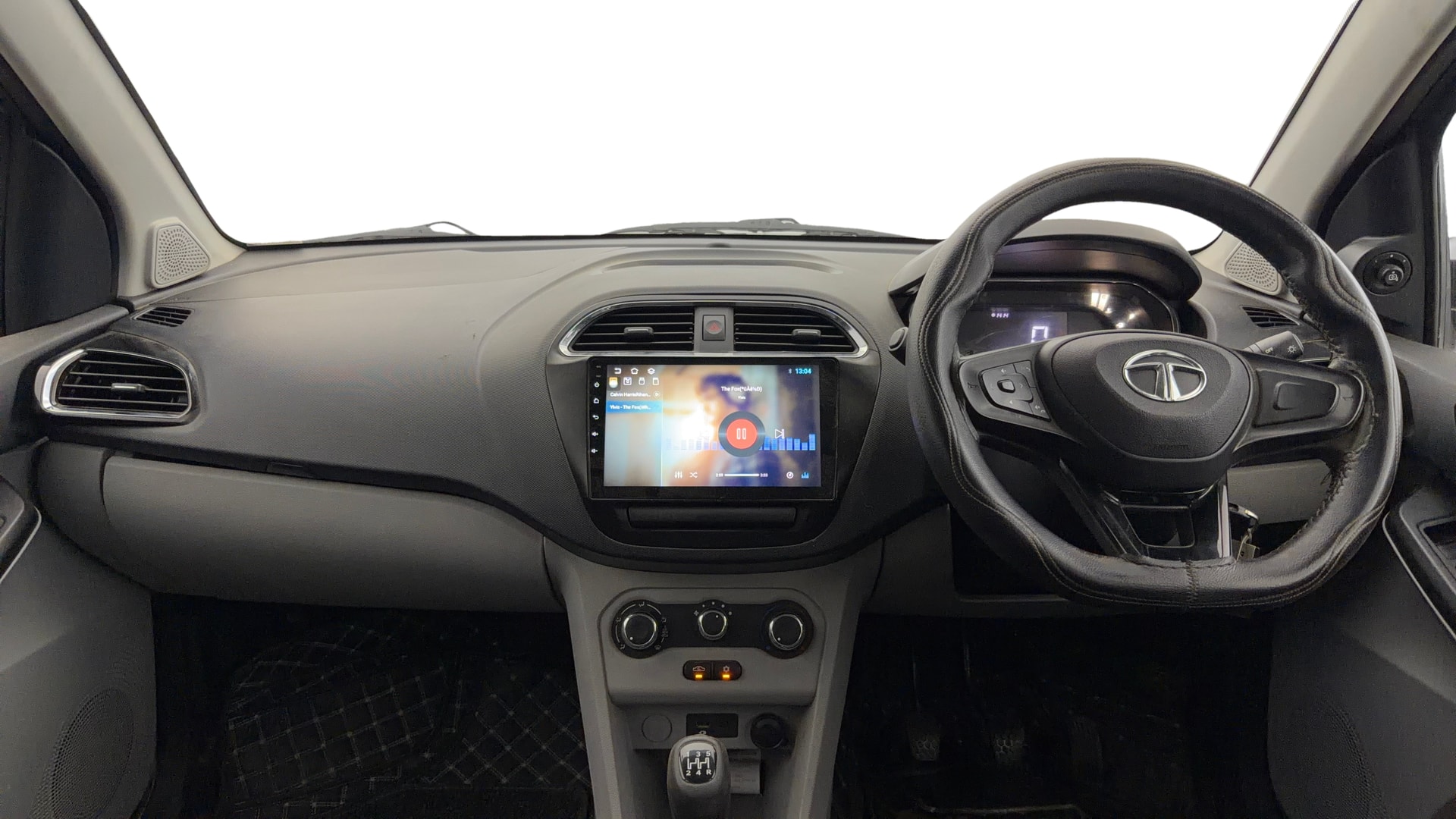 View 2022 Tata Tiago Revotorq XB Image 15 Used 2022 Tata Tiago Revotorq XB Image 15